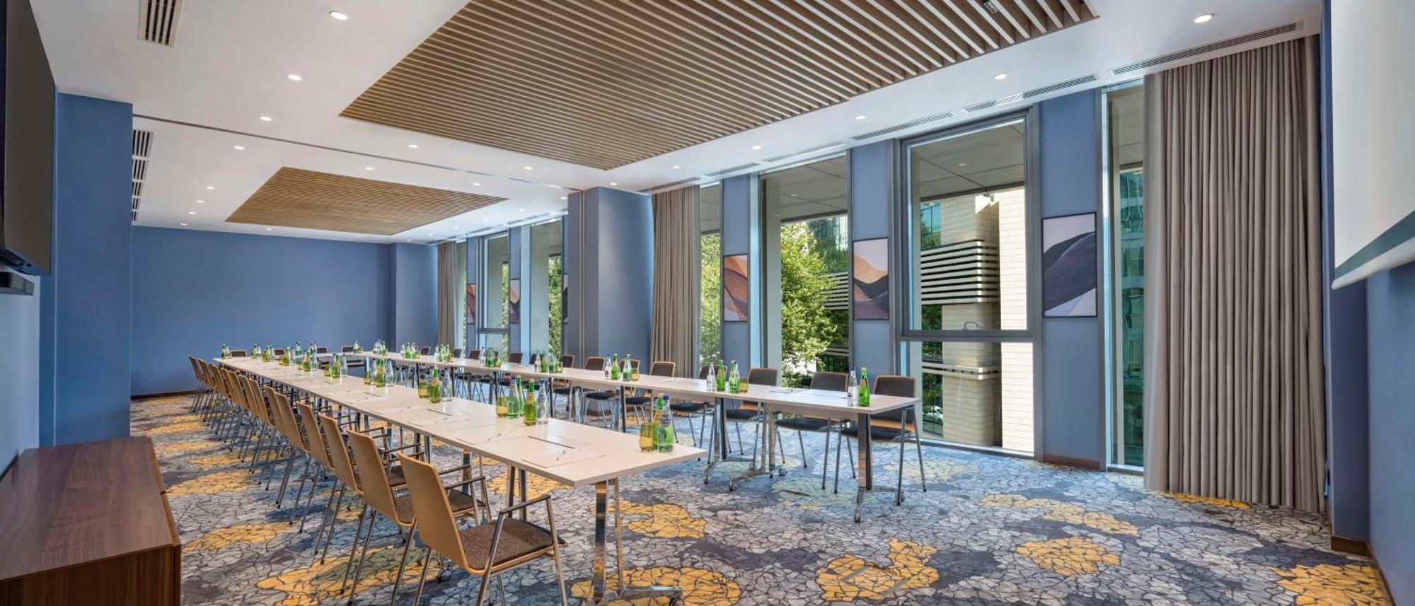 Hilton Garden Inn Tbilisi Riverview Buitenkant foto
