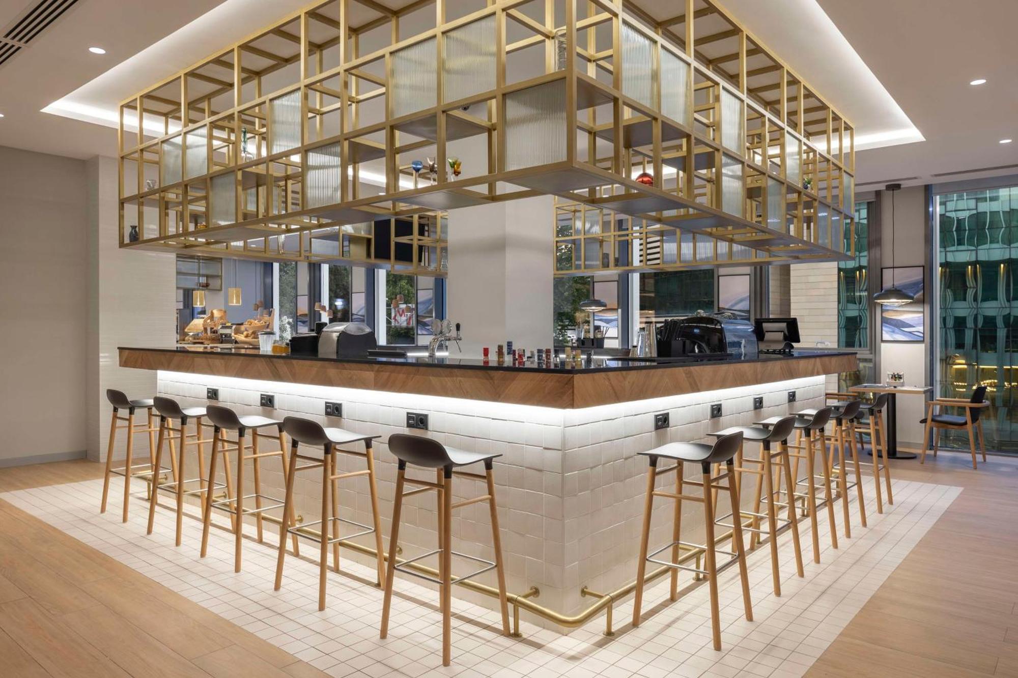 Hilton Garden Inn Tbilisi Riverview Buitenkant foto
