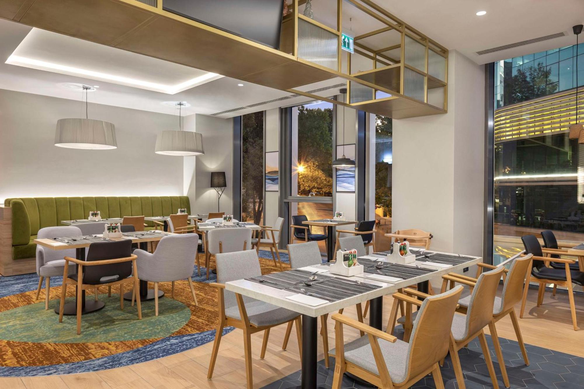 Hilton Garden Inn Tbilisi Riverview Buitenkant foto